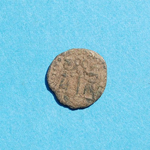 ТОВА е Римският Константи, император с 337 по 350 година, Две Победи пред Держащими Венци #5 Бронзови монети, много добри